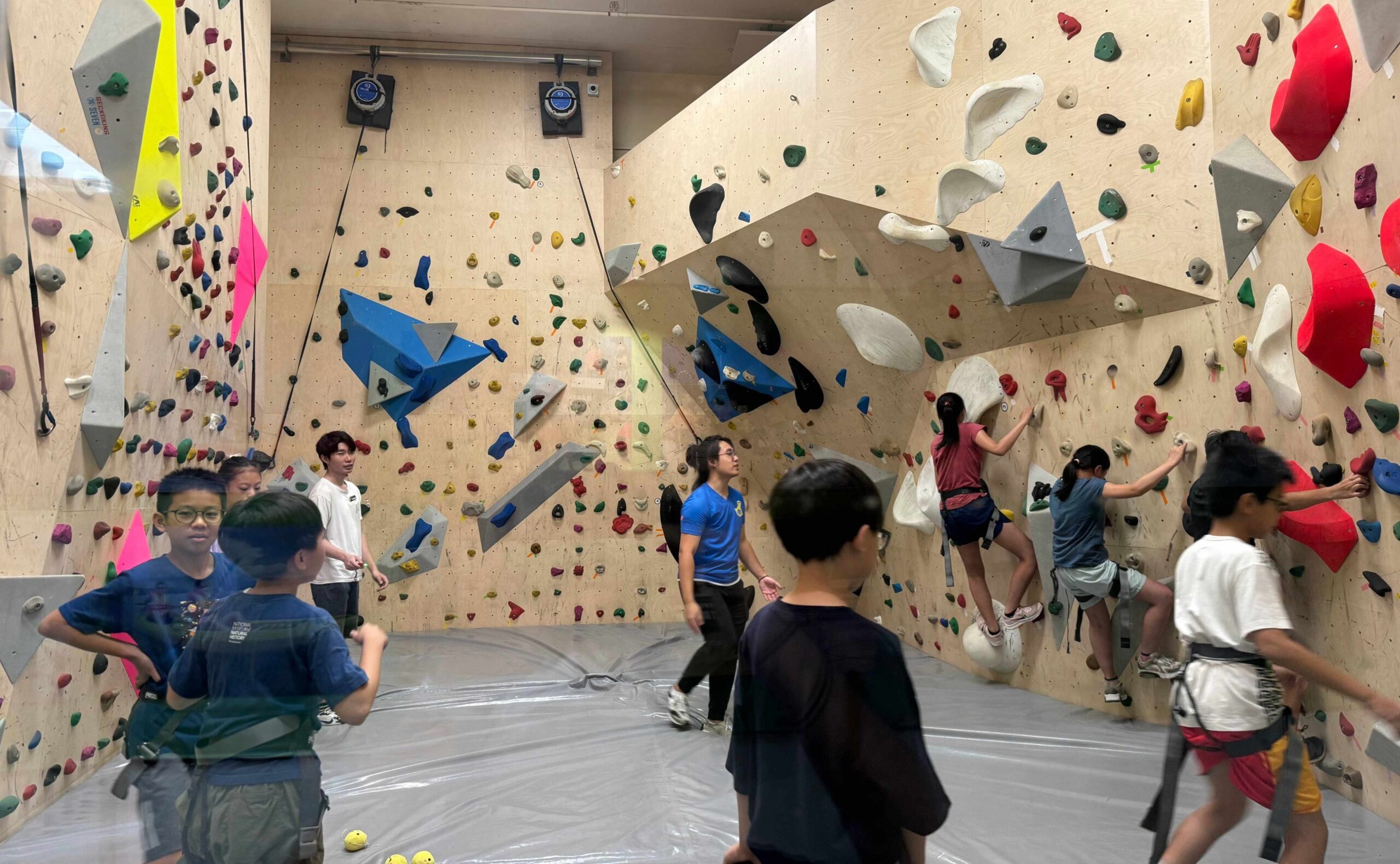 UP STADIUM 星級導師 – 少年週六攀石(初小A) 10-11/26