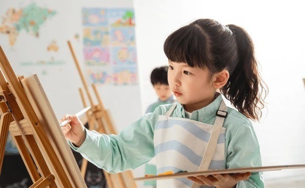 幼兒綜合視藝班 10-11月(五) 16:45-17:45