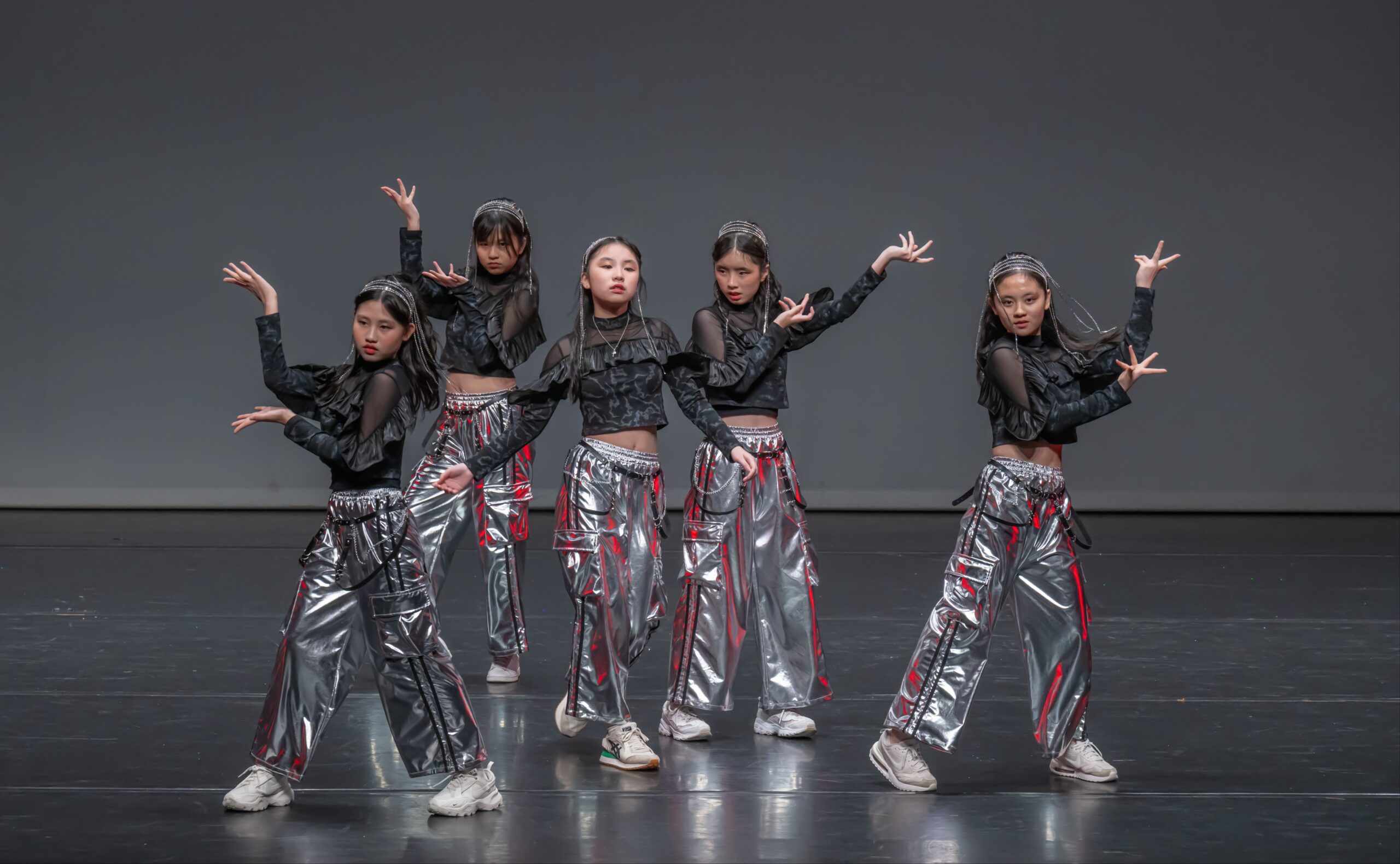 青年Youth Dance (KPop & Contemporary) (2026年8-9月) (六 1700-1800)